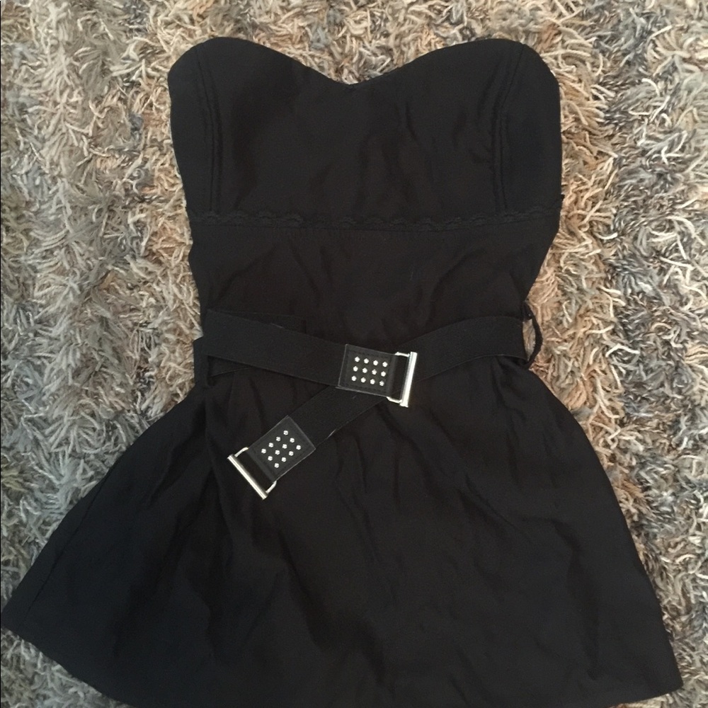Sweet little strapless dress shirt